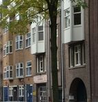 Het pand, in de straatomgeving.
<br/>
Richard Keijzer, 2015-10-29